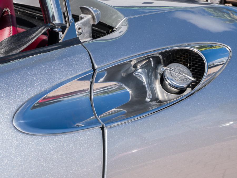 Детали экстерьера Spyker C8 Spyder 2006 года  (фото 71 из 131)